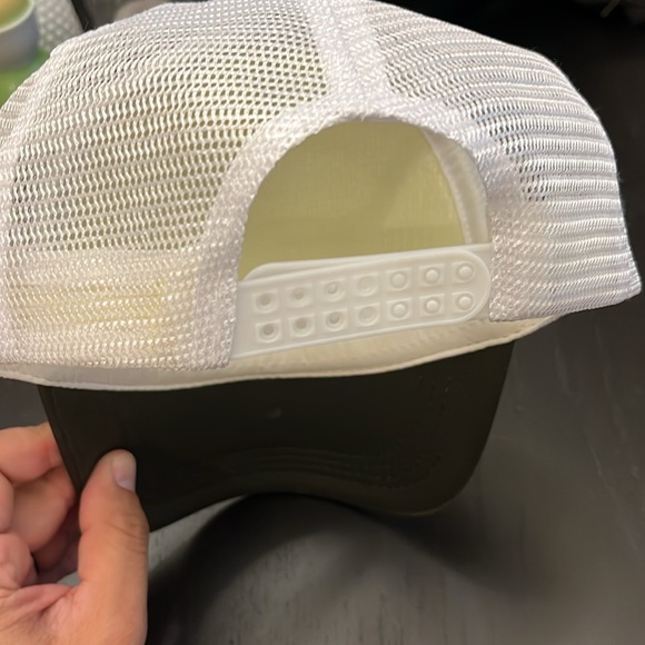 The Legend style trucker hat - Picture 4 of 4